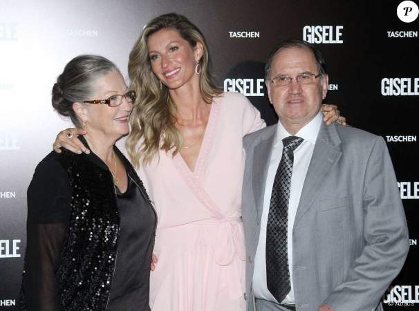 Vania Nonnenmacher with husband and daughter